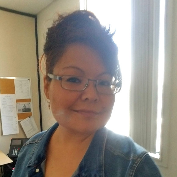 Meet your Posher, Lorraine - Picture 1 of 1